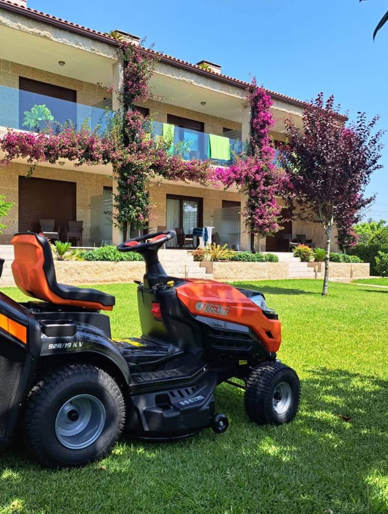 Expertos en jardinería en O Salnés: creamos tu espacio verde a medida
